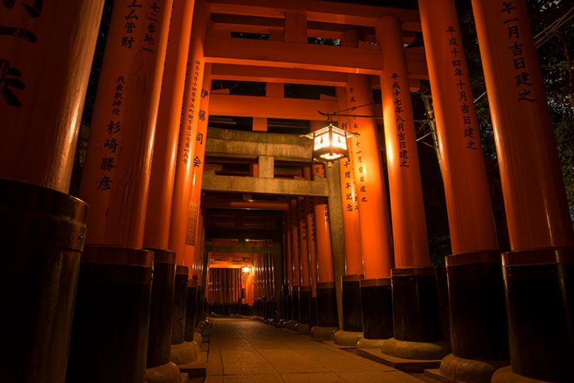 京都で一番人気の観光スポット・伏見稲荷大社
