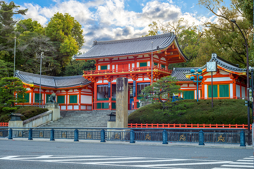 華やかな祇園のシンボル「八坂神社」祇園祭の中心地